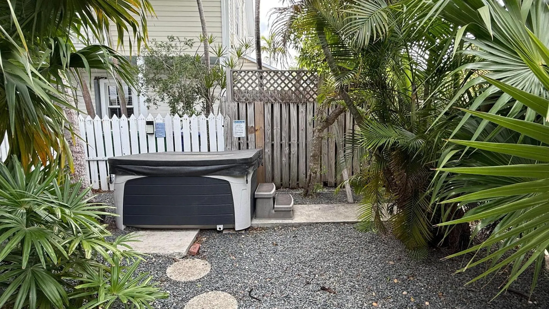 Ibis Suite - Southernmost Sanctuary Key West Holiday home